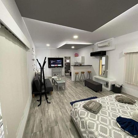 Deluxe Yiota'S Studio ! Klorakas Luaran gambar